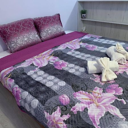Comfy Studio Apartment By The Flower Market Varna Extérieur photo