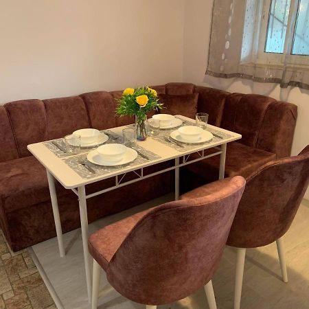 Comfy Studio Apartment By The Flower Market Varna Extérieur photo