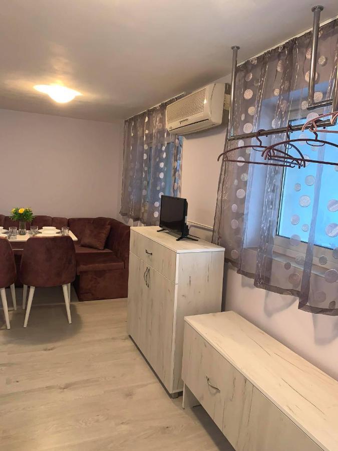 Comfy Studio Apartment By The Flower Market Varna Extérieur photo