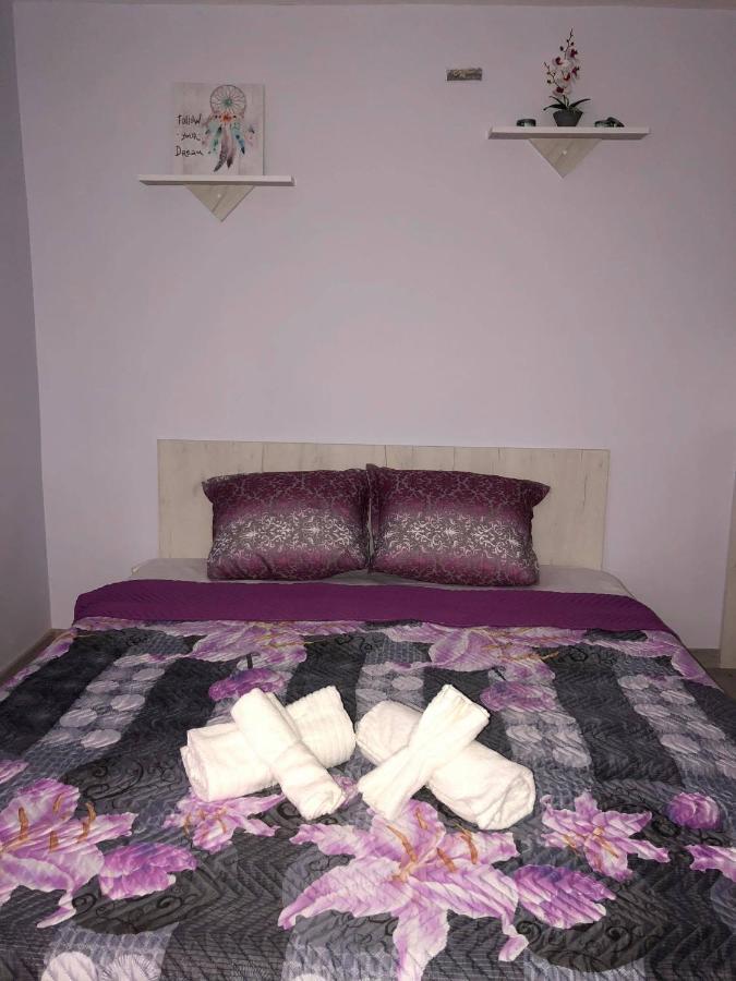 Comfy Studio Apartment By The Flower Market Varna Extérieur photo
