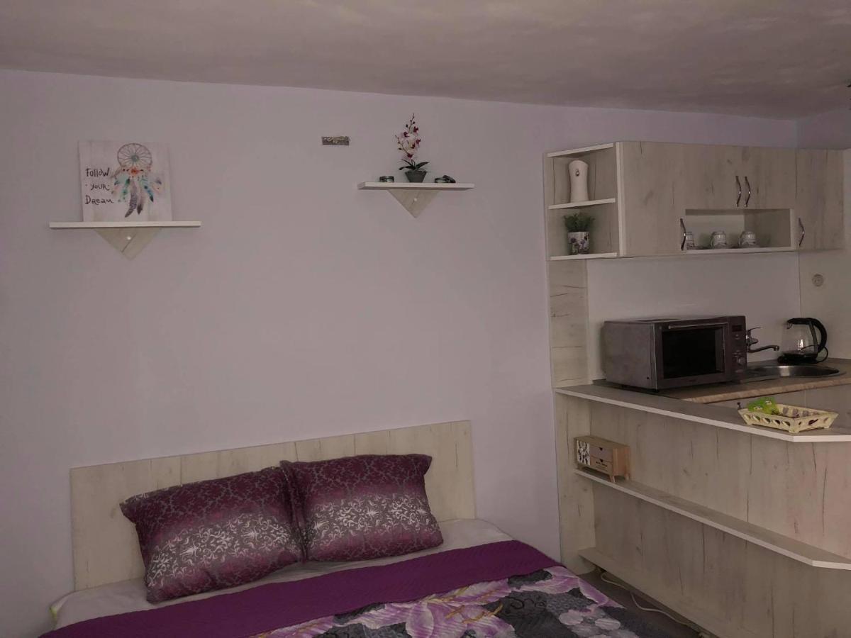 Comfy Studio Apartment By The Flower Market Varna Extérieur photo
