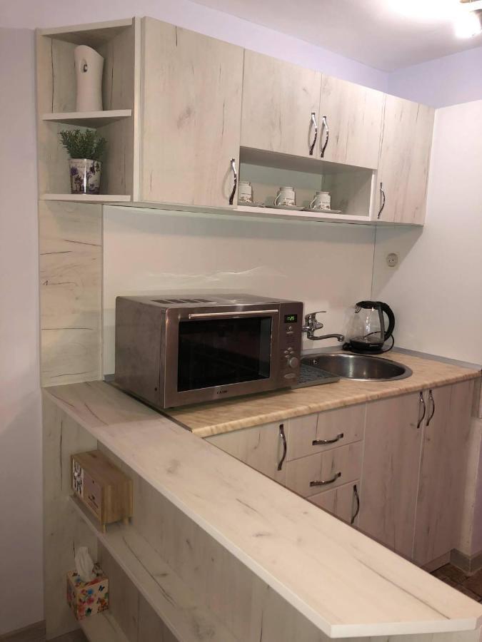 Comfy Studio Apartment By The Flower Market Varna Extérieur photo